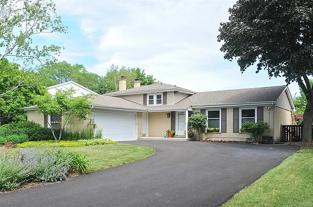2521 Pebbleford Ln photo 1