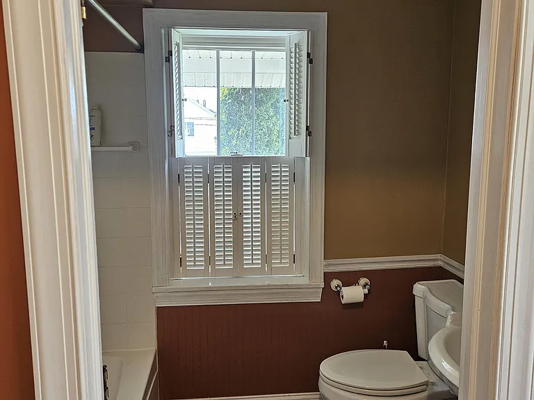 1725 Moore Ave — Photo 7
