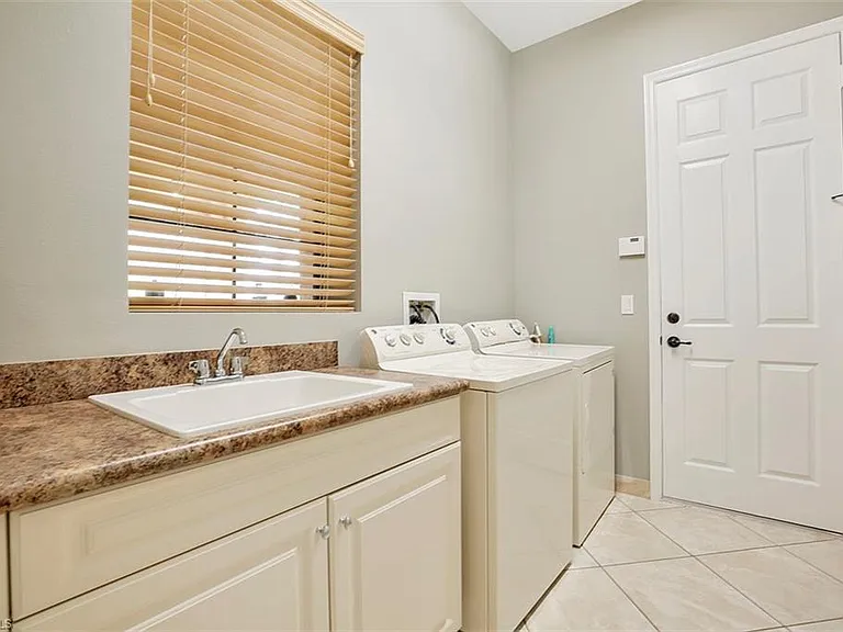 3745 Pleasant Springs Dr — Photo 20