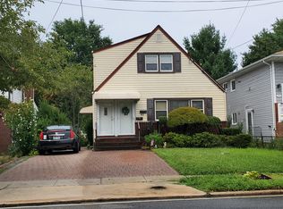 42 Lakeview Ave FLOOR 2, Lynbrook, NY 11563