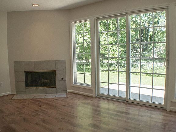 4th image of 6687 Courtyard Dr