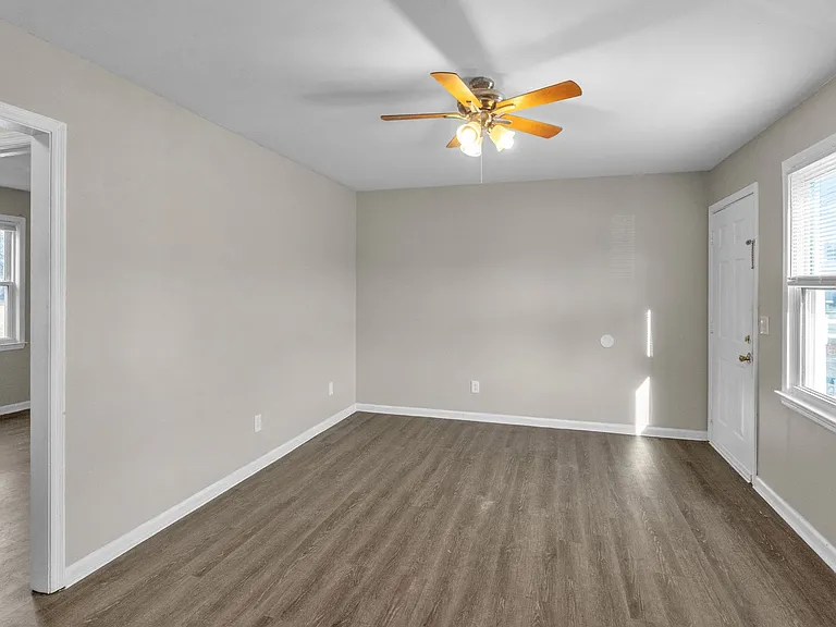 128 Calvin Ct #B — Photo 7