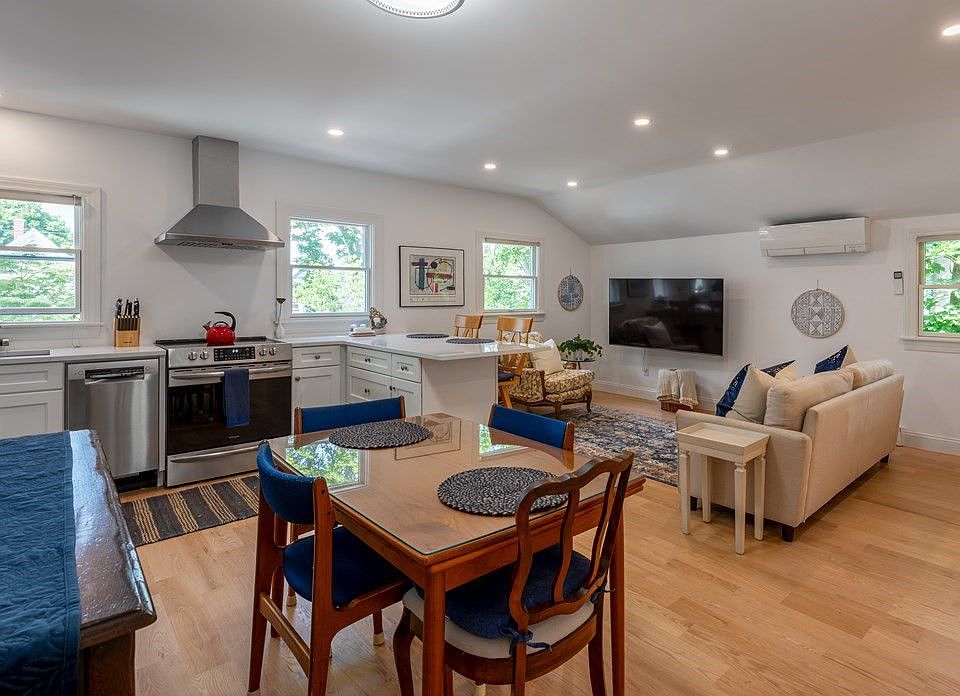 1st image of 11 Broadway Ave #D