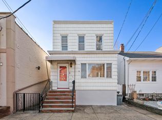 127 Centre Ave, Secaucus, NJ 07094