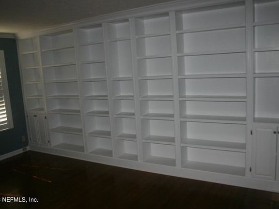 2nd image of 2334 Holly Leaf Ln
