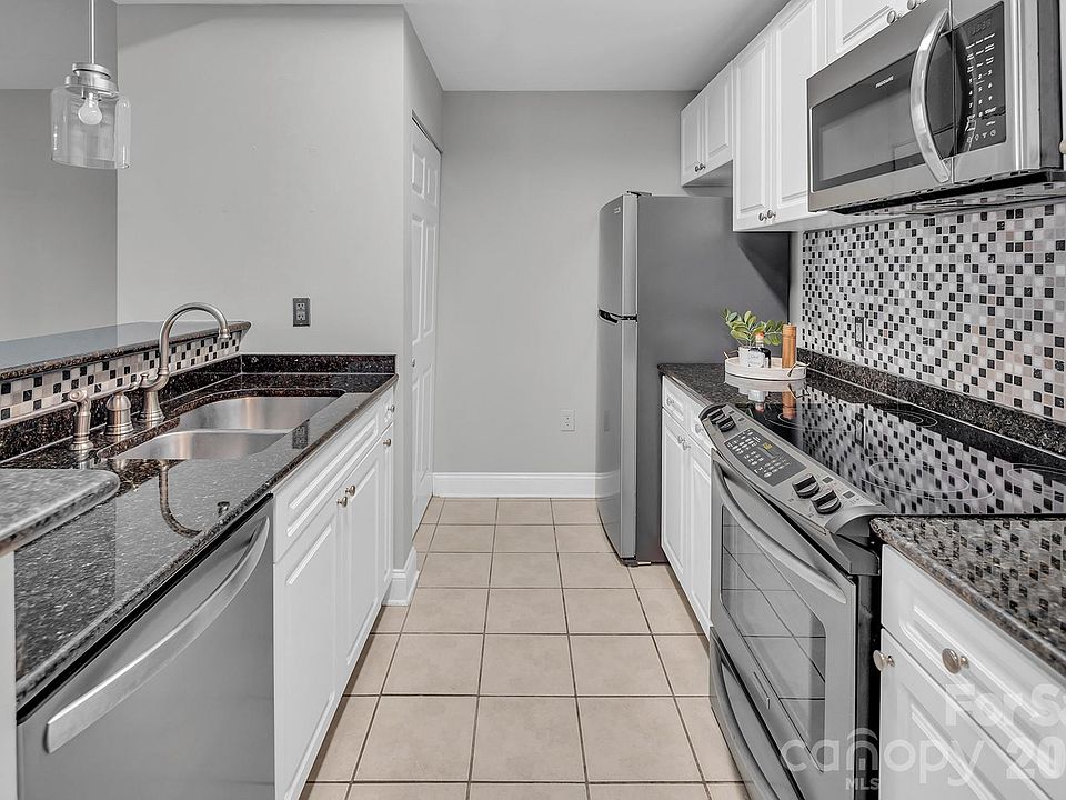 1st image of 300 W 5th St APT 339