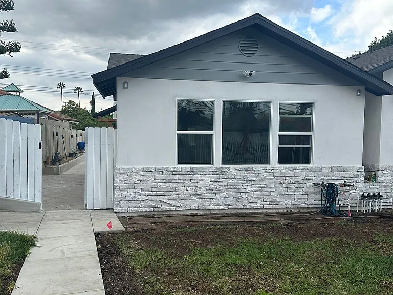1247 S Azusa Ave — Photo 11