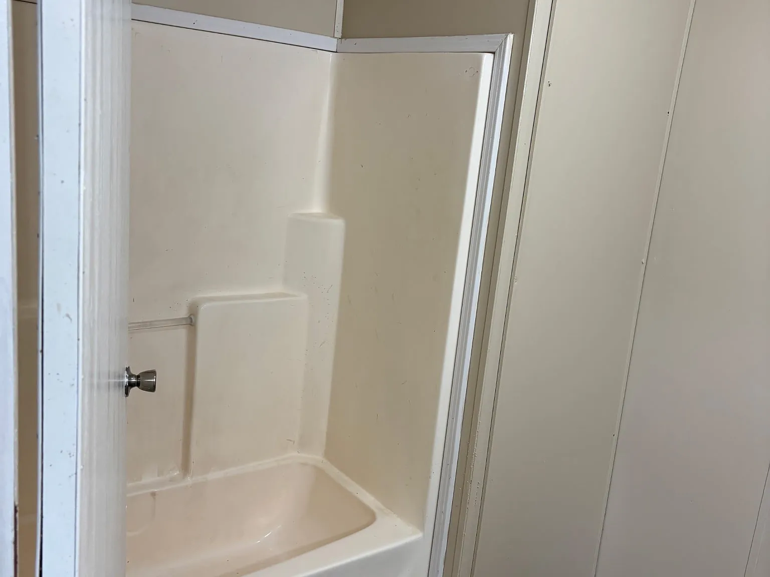 3 bed, 1000 sqft, $800 — Photo 2