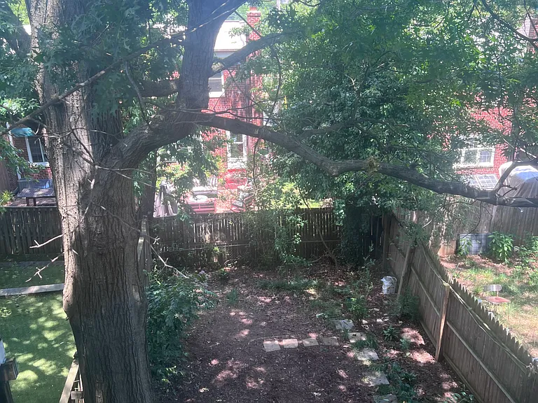 221 Aspen St — Photo 1
