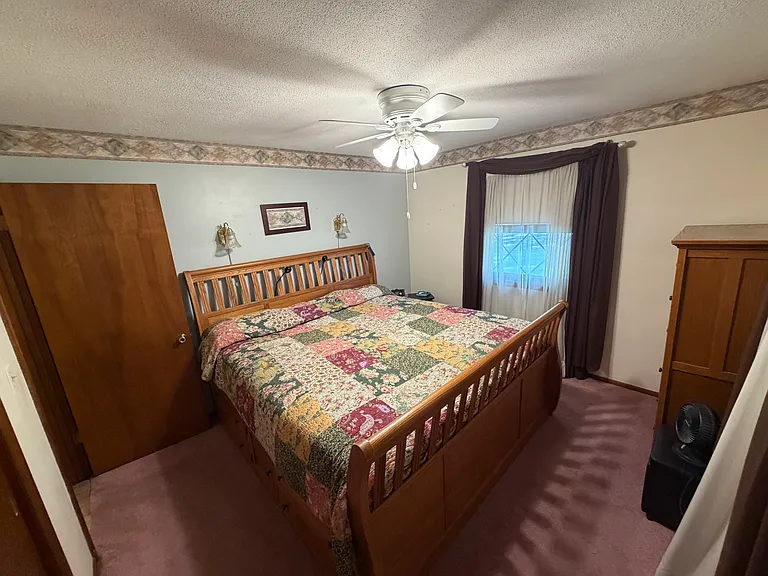 212 Vine St SE — Photo 14