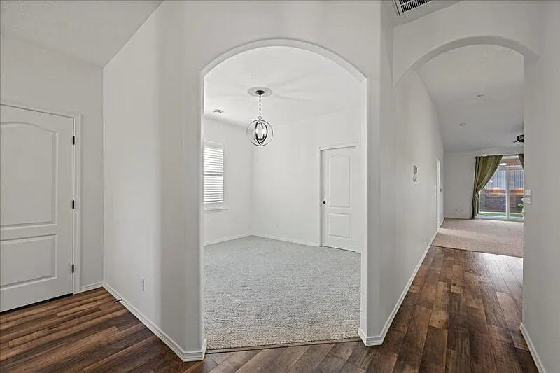 1 bed, 2.0 bath, 1240 sqft, $2,050 — Photo 4