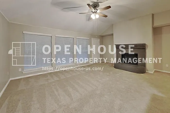 6213 Lennox Ln — Photo 3