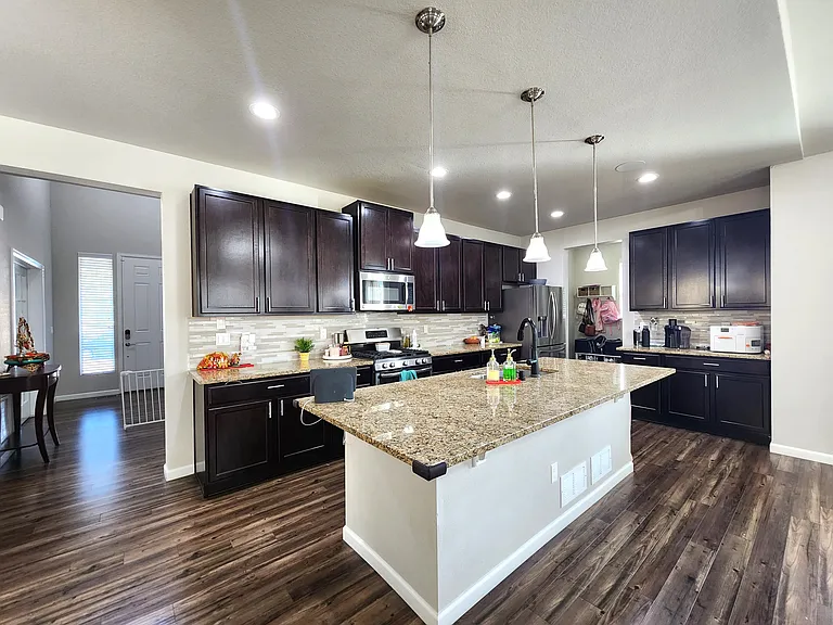 11863 Churchfield St — Photo 21