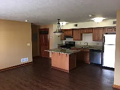 Hallwood Manor Apartments — Photo 33