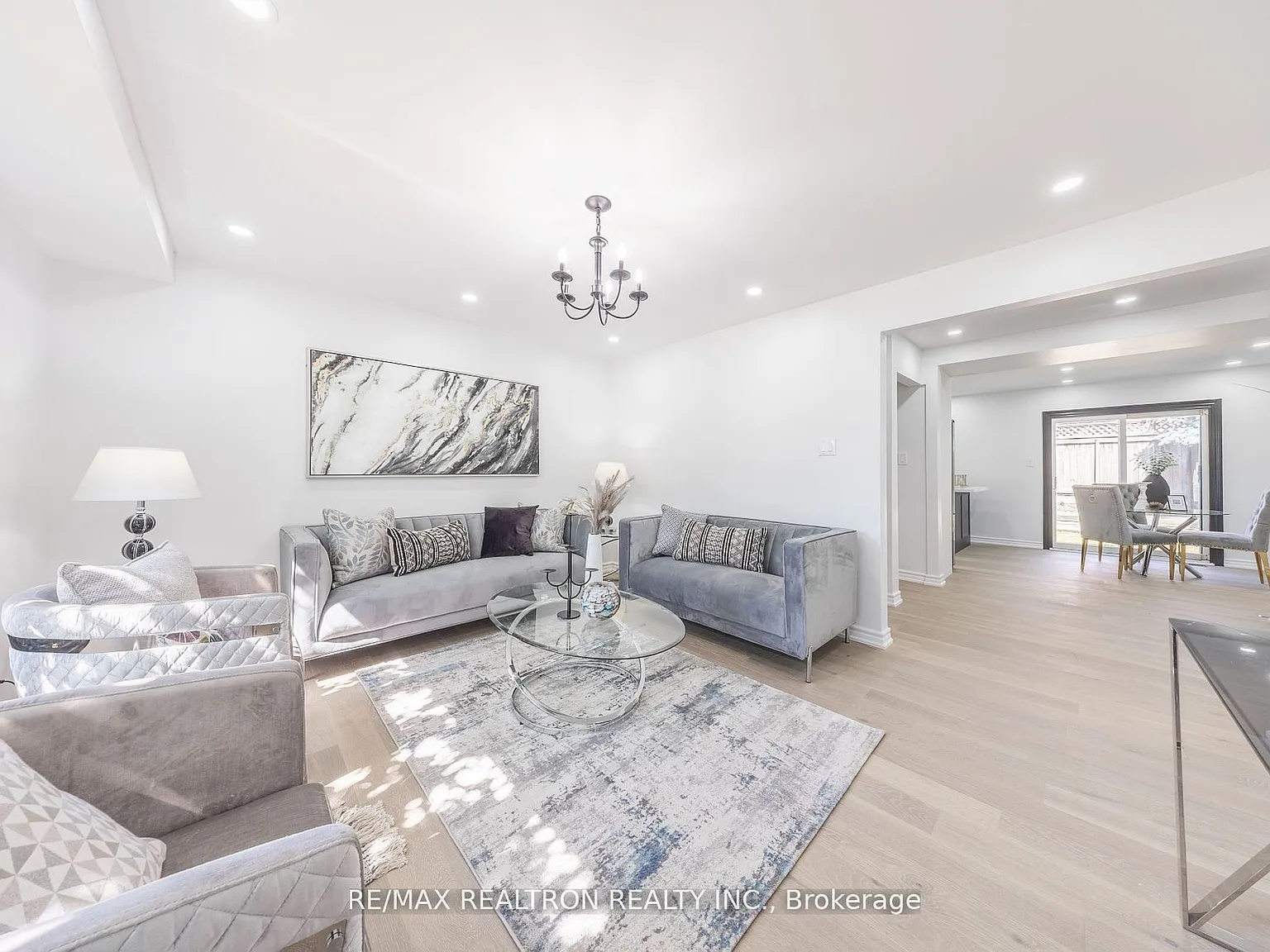 4 bed, $2,900 — Photo 4