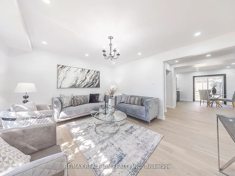 14 Grassmere Ct — Photo 4