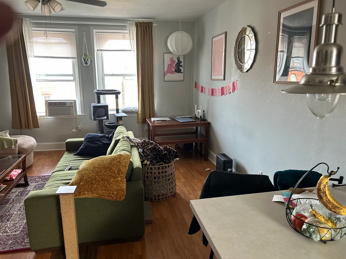 Building Photo - 426 N 33rd St #3