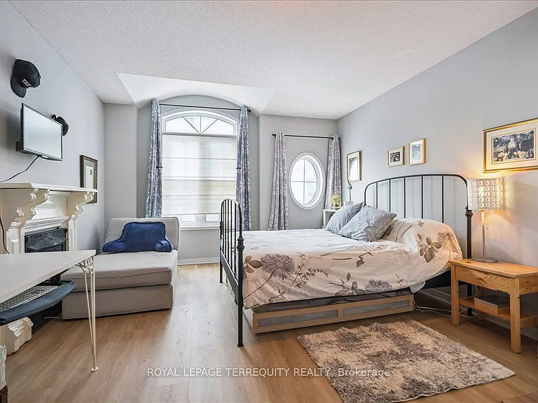 101 The Queensway #Townhouse 2 — Photo 31