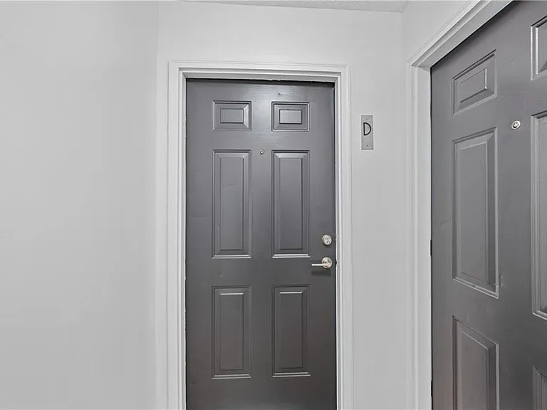 567 Winton Ter NE #D — Photo 2