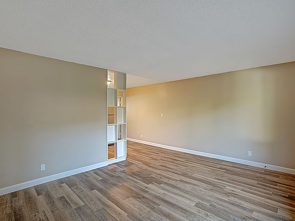 4th image of 2320 De La Vina St APT 3