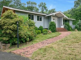 14 Perry Ct, Armonk, NY 10504