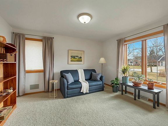 3rd image of 3670 Copper Oak Cir