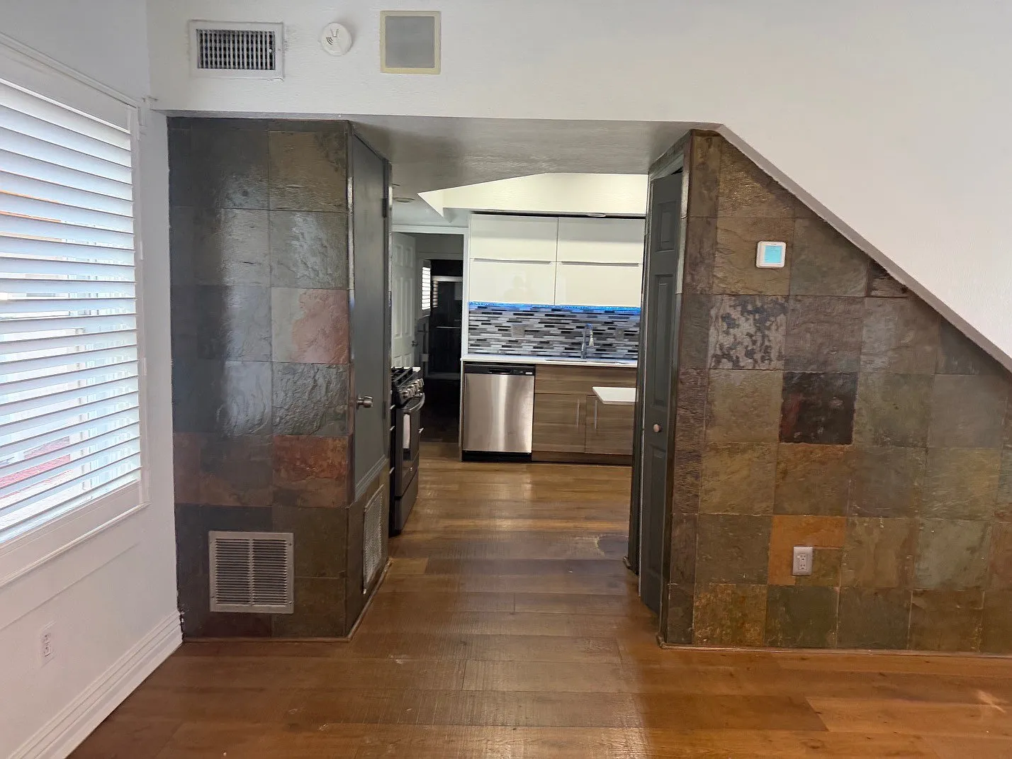2 bed, 1760 sqft, $2,750 — Photo 4