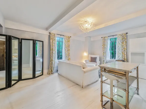 45 Tudor City Place image 1 of 4