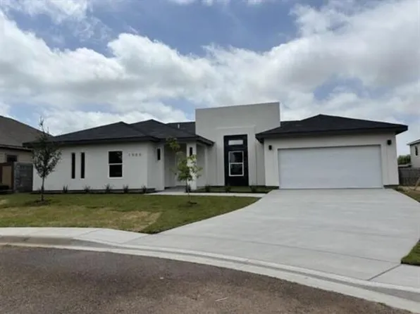 1903 Port Miami St, Laredo, TX 78045