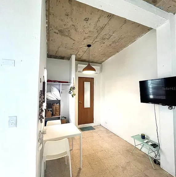 205 Las Flores — Photo 8