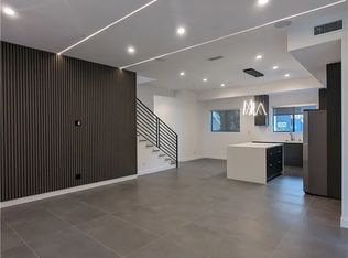 11141 Strathern St, Sun Valley, CA 91352
