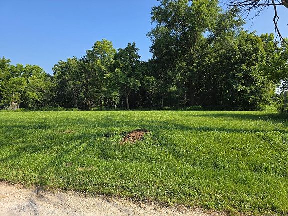 2nd image of 252 County Rd