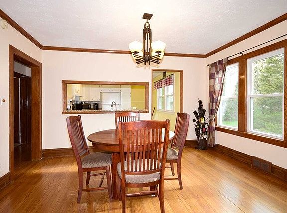 5th image of 140 W Greenfield Ave