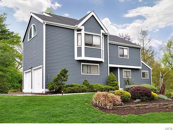 2nd image of 154 Fieldpoint Dr
