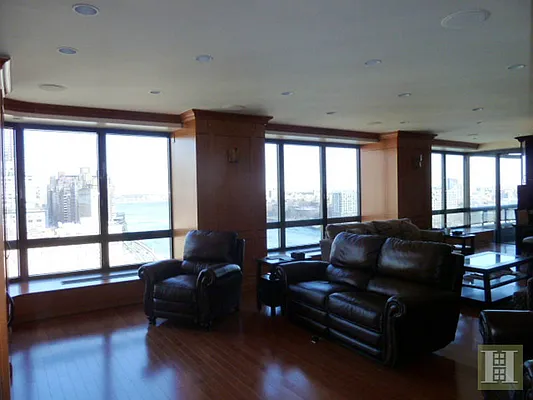 Rented by Halstead Real Estate | media 5