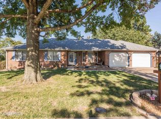 1027 Satinwood Ct, Jefferson City, MO 65109