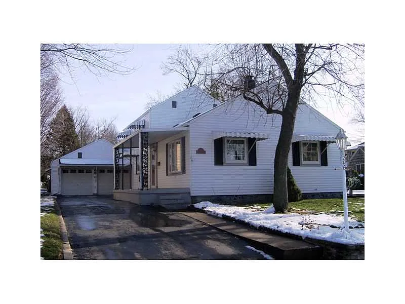 206 S Vine St photo 1