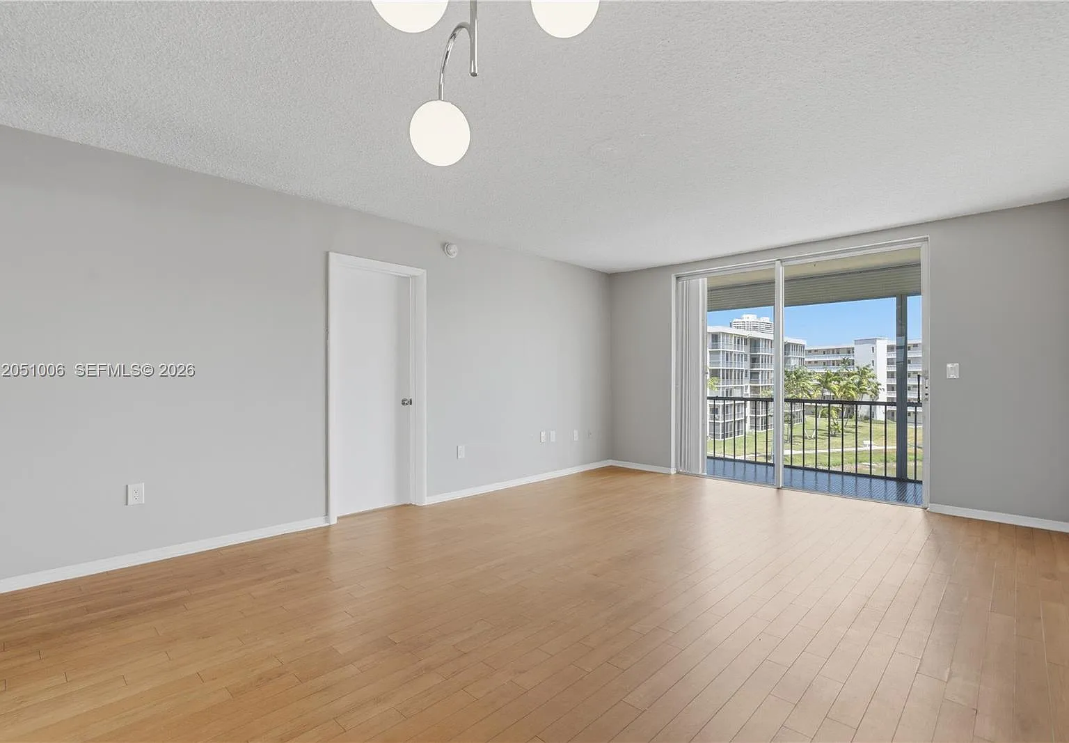 Point East Sec Ii Condo — Photo 4