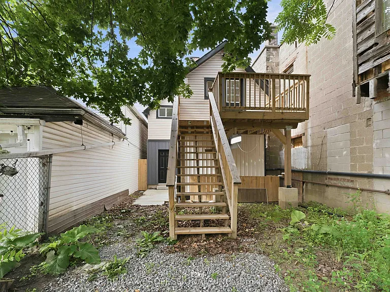 759 Barton St E #MAIN — Photo 23