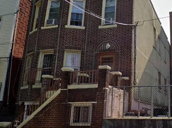 1827 Amethyst St, Bronx, NY 10462