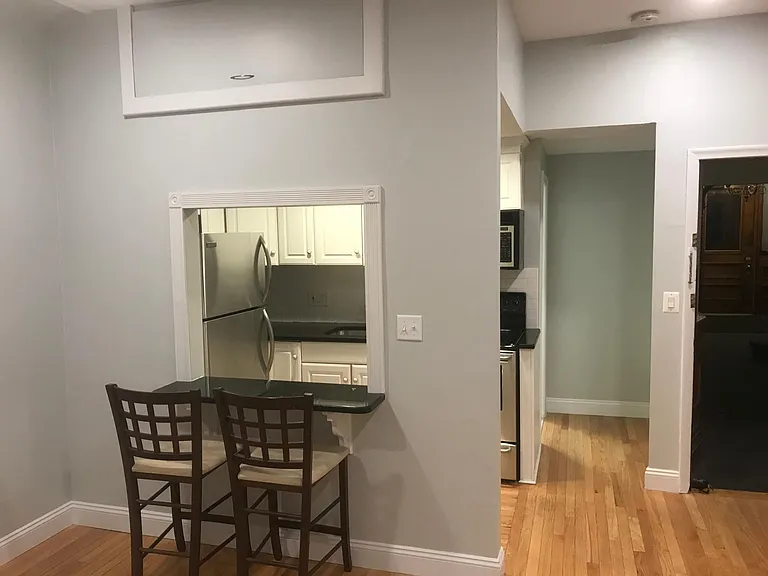 511 Beacon St #5 — Photo 5