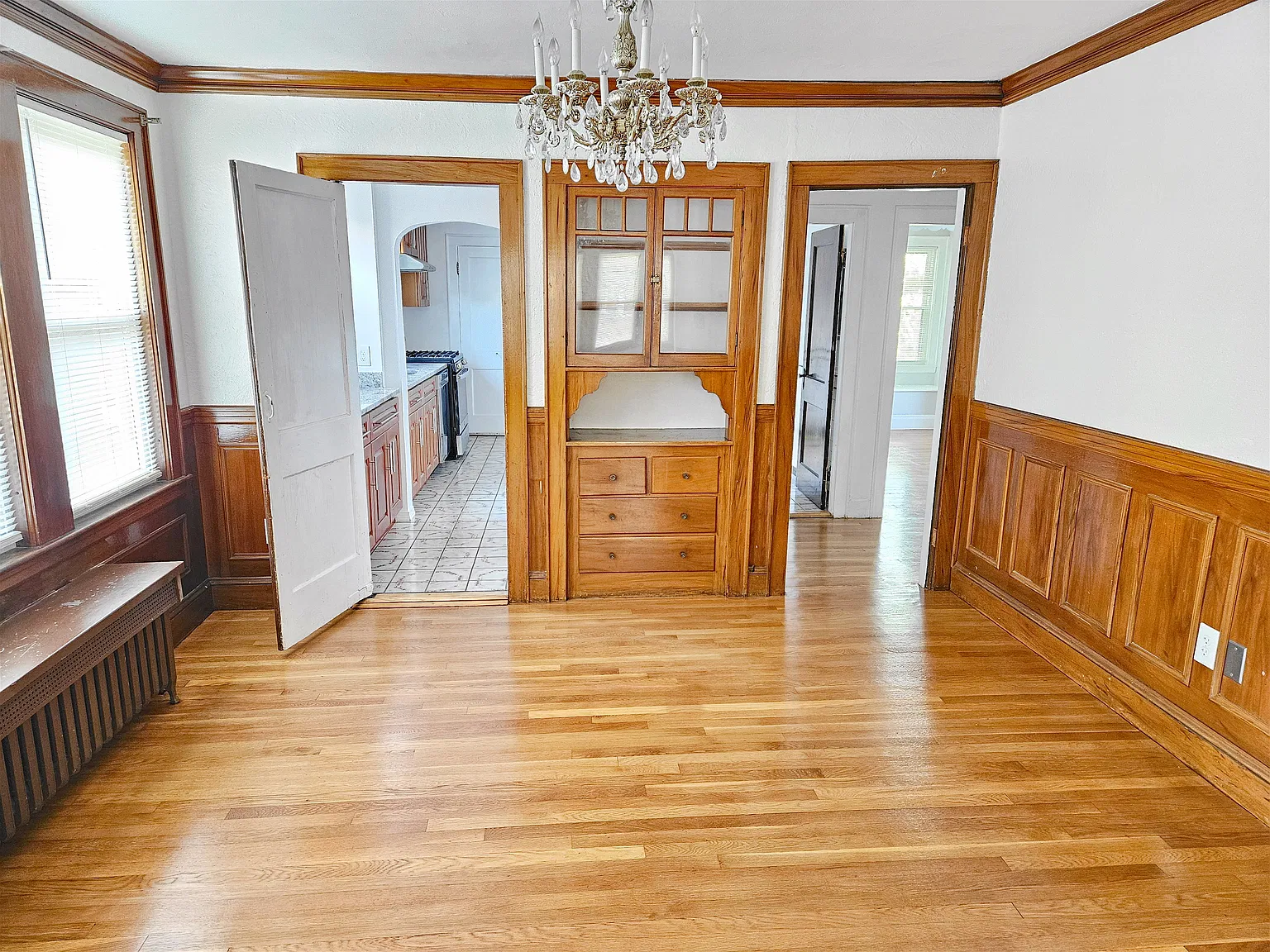 3 bed, 1300 sqft, $3,450 — Photo 2