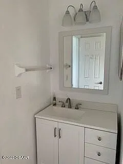 4 bed, 2.0 bath, 1710 sqft, $2,500 — Photo 4