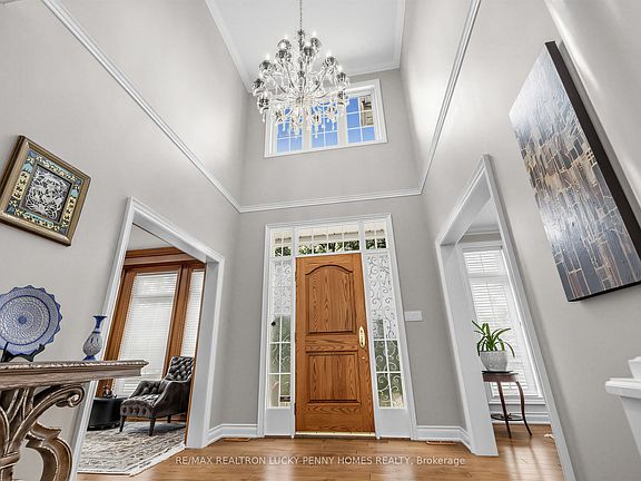 5th image of 63 Pomander Rd