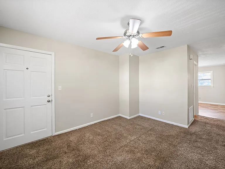 110 Hedgecock Ave #8 — Photo 17