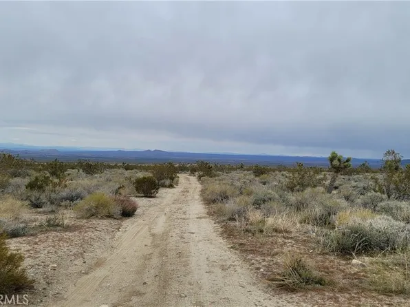 202 Saint Anne Dr #X4-lot 36, Llano, CA 93544