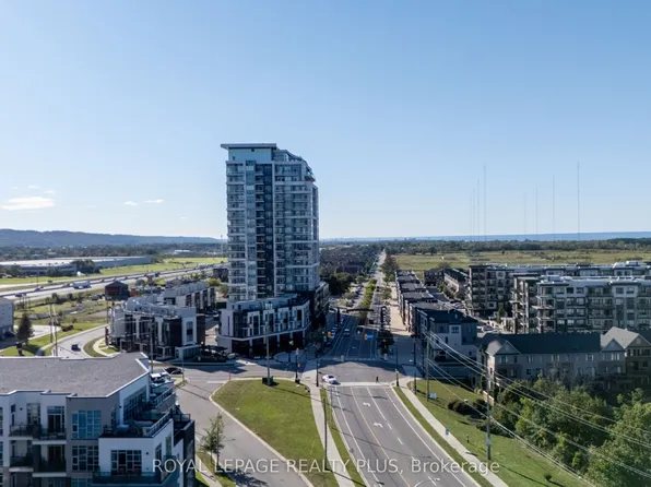 16 Concord Pl #306, Grimsby, ON L3M 0J1