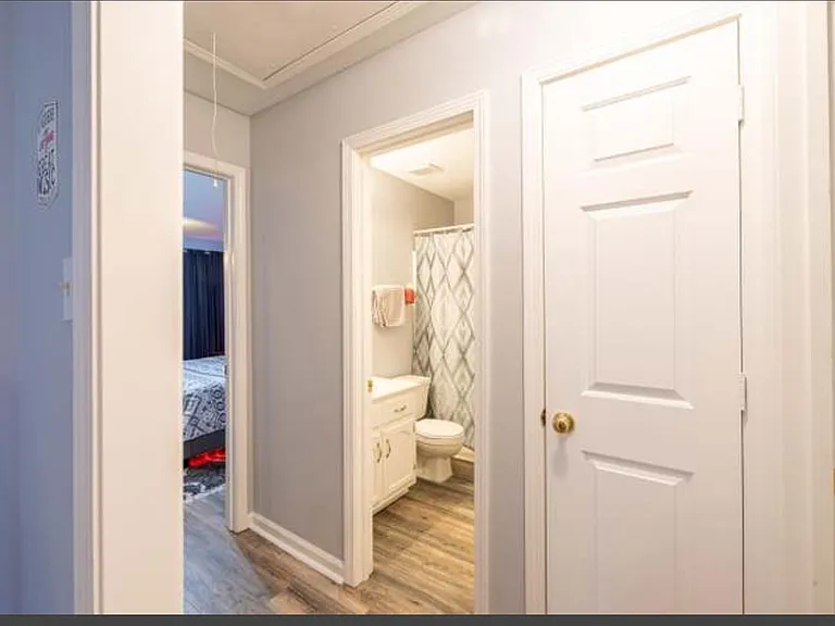 5844 Ashridge Pl — Photo 7