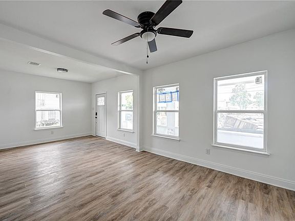 3rd image of 9126 Dixon St