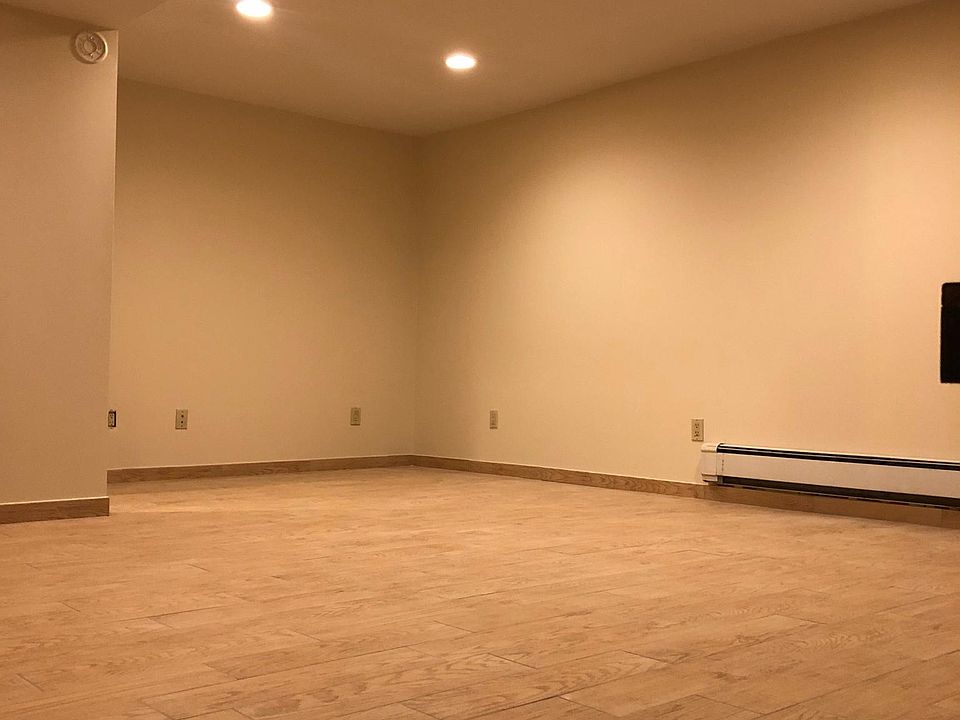 1st image of 1289 Bay St